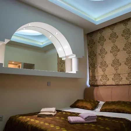 Two-bedroom With And Bbq, Oasis Suites Apartment *